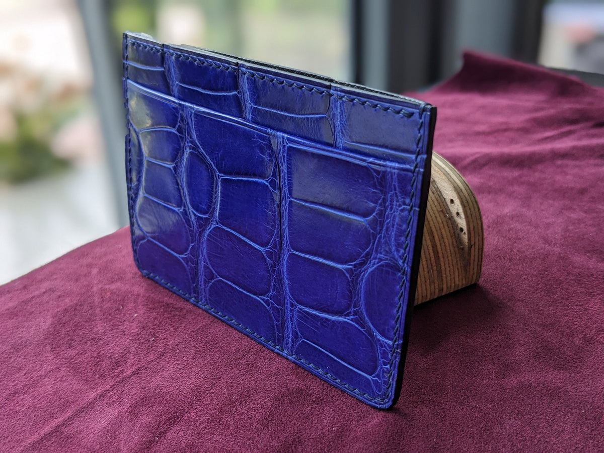 Handcrafted Alligator Leather Card Holder - Stylish Gift for Him - Personalized and Elegant