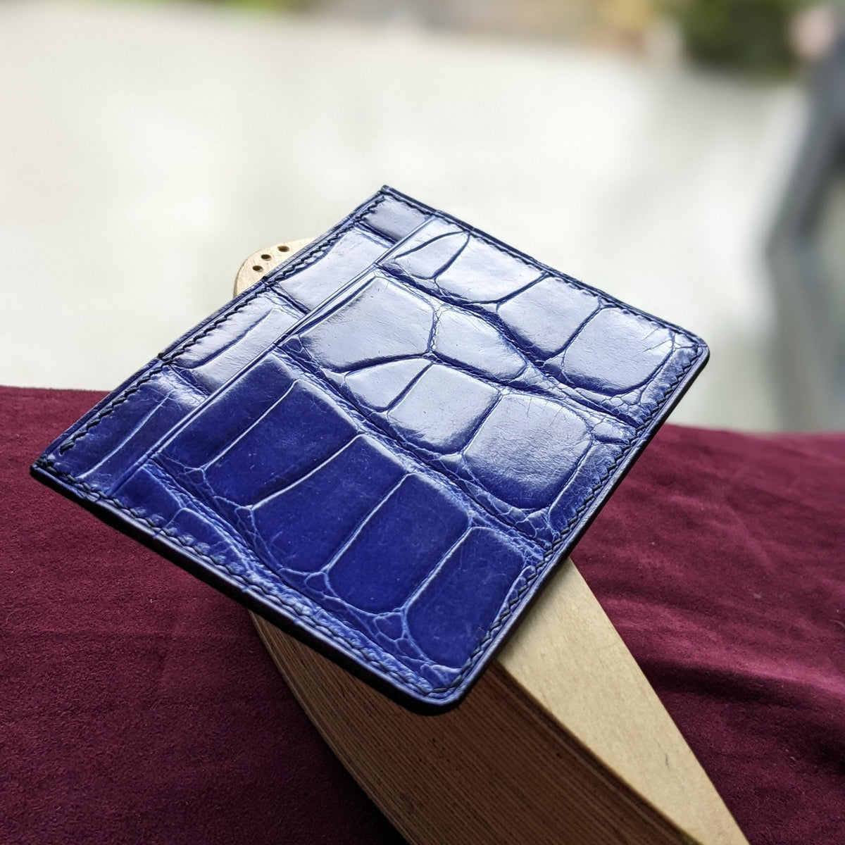 Handcrafted Alligator Leather Card Holder - Stylish Gift for Him - Personalized and Elegant