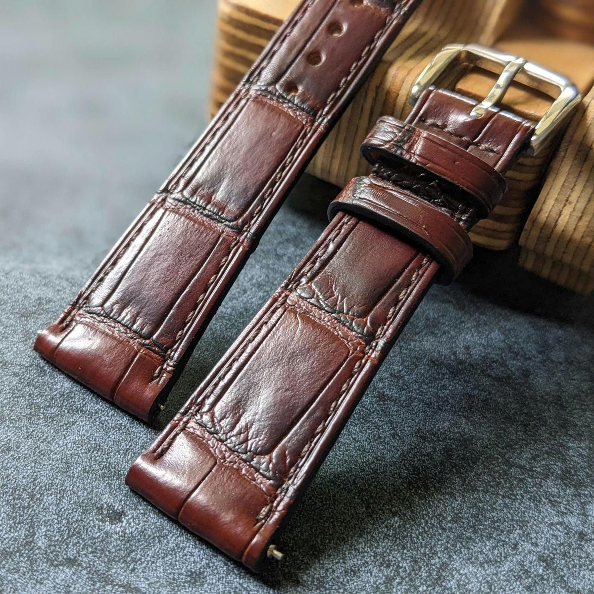 Handmade Patina Brown Alligator Leather Watch Strap (18mm-24mm)