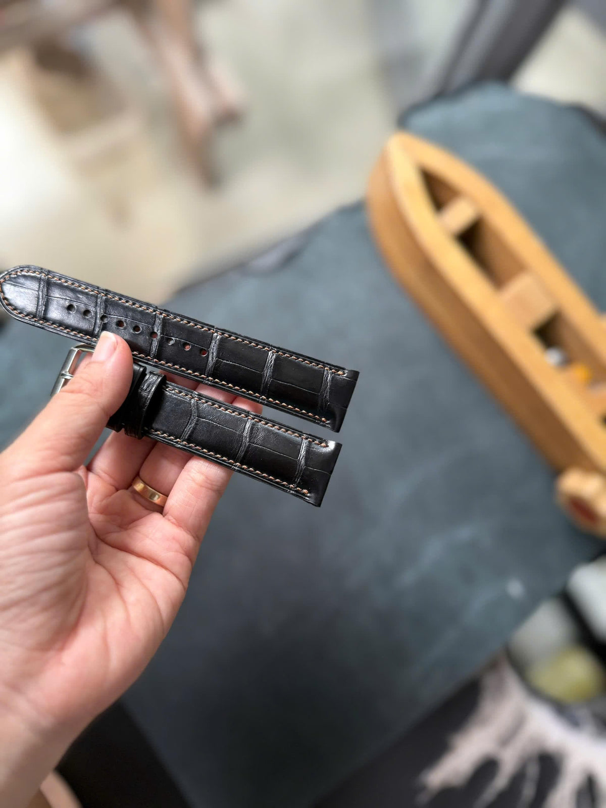 Black Alligator Leather Watch Strap – Handmade, 16–24mm