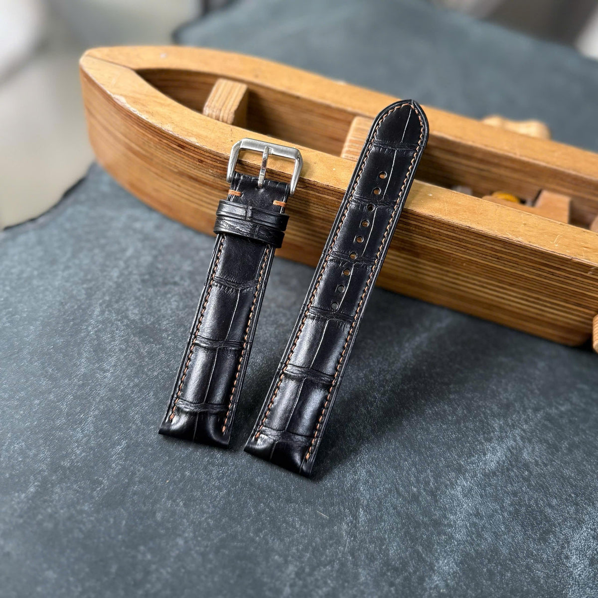 Black Alligator Leather Watch Strap – Handmade, 16–24mm
