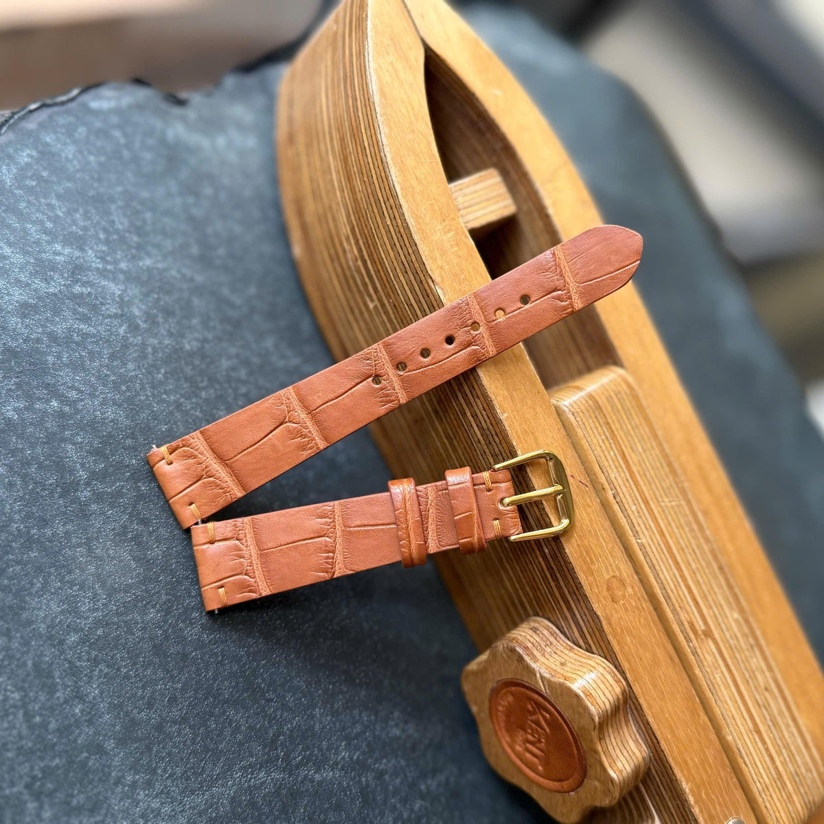 Handmade Brown Alligator Leather Watch Strap (18mm-24mm)