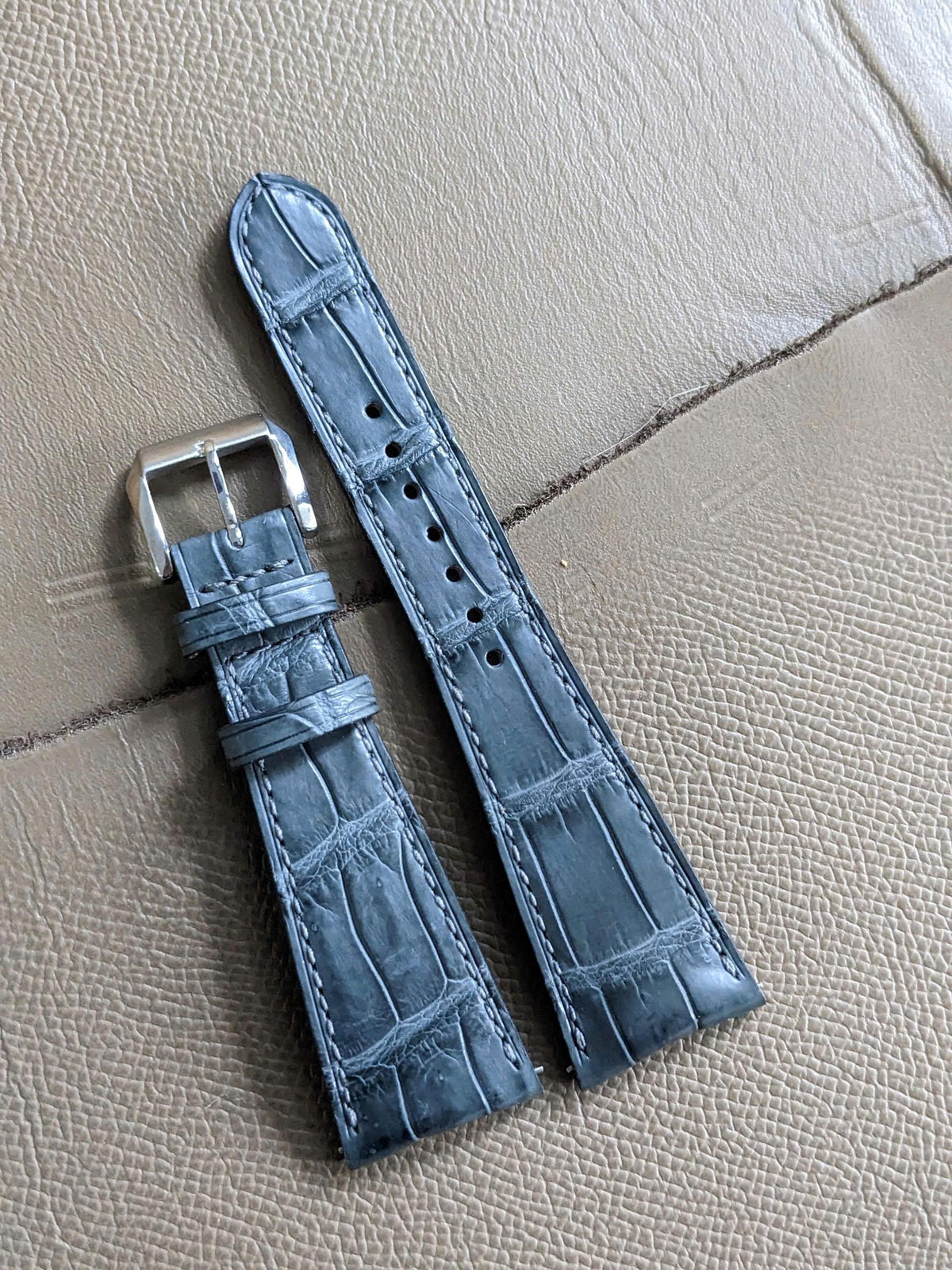Curved Grey Alligator Leather Watch Strap with Quick Release Size 18mm-24mm
