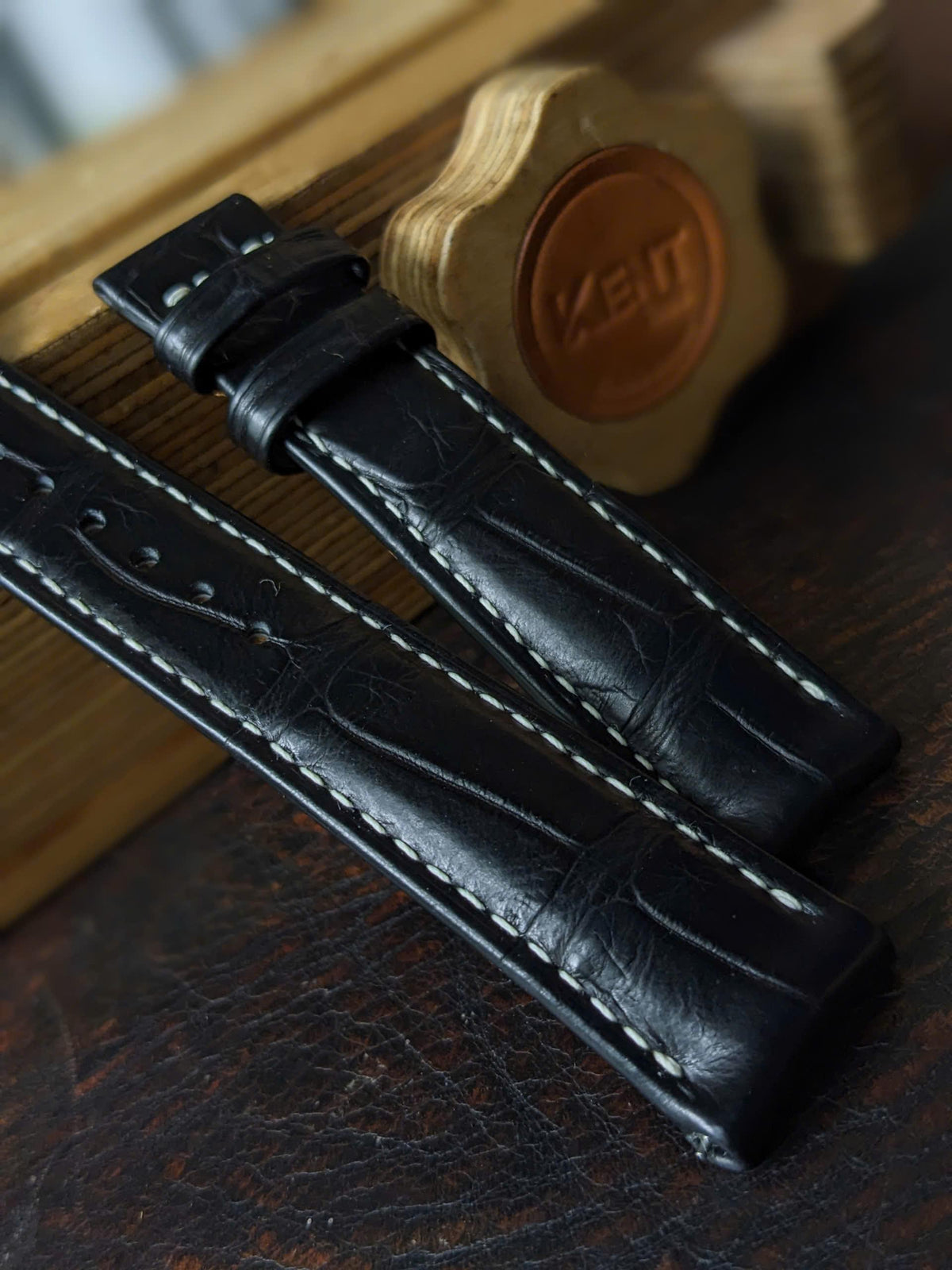 Black Alligator Leather Watch Strap – Rolled Edge Curved Lug | 18mm to 24mm